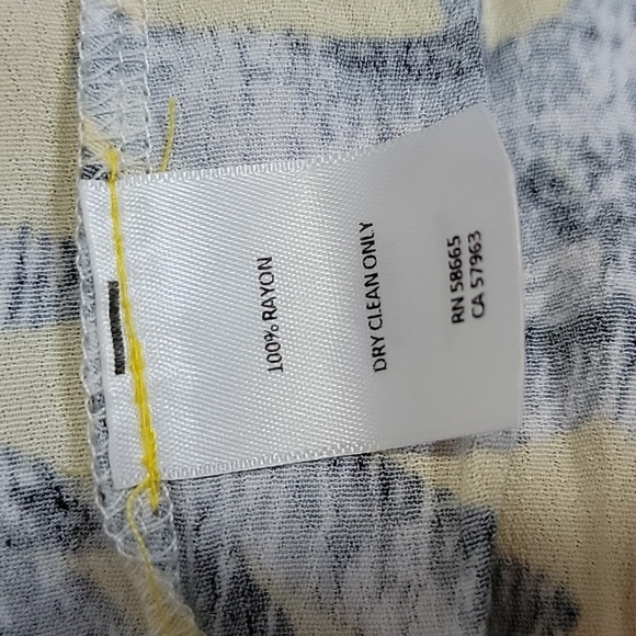 Leith Yellow Tropical Floral Mini Shorts Rompers/ XS - Picture 16 of 16